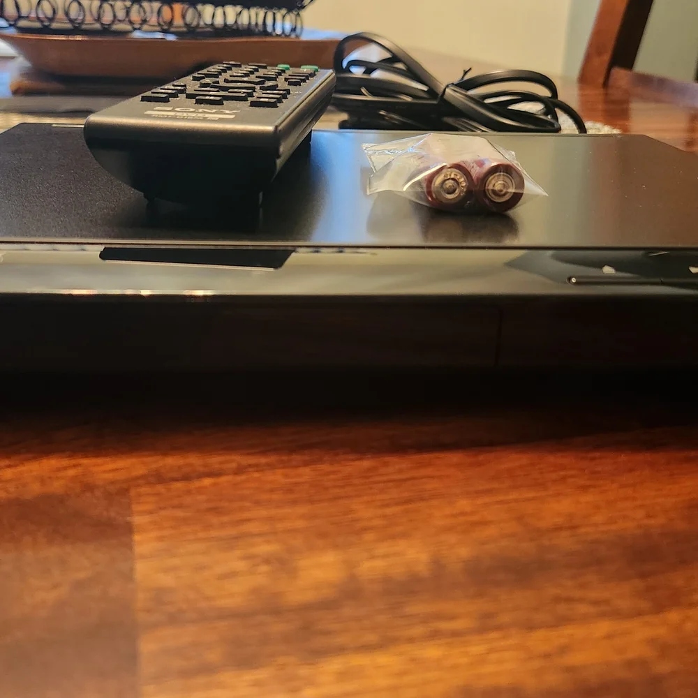 Sony Ultra Slim DVPSR21OP DVD